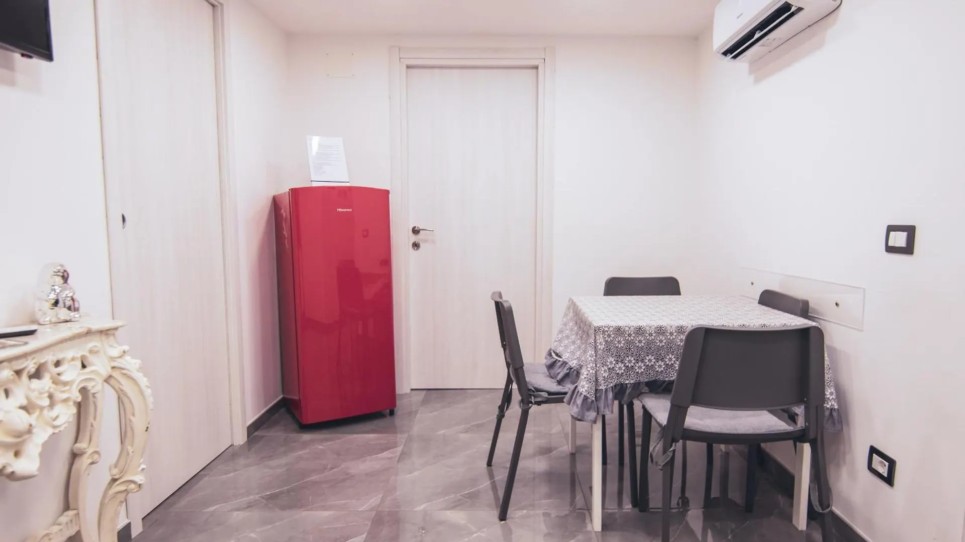 Centro Storico Luxury Suites Naples 0*,