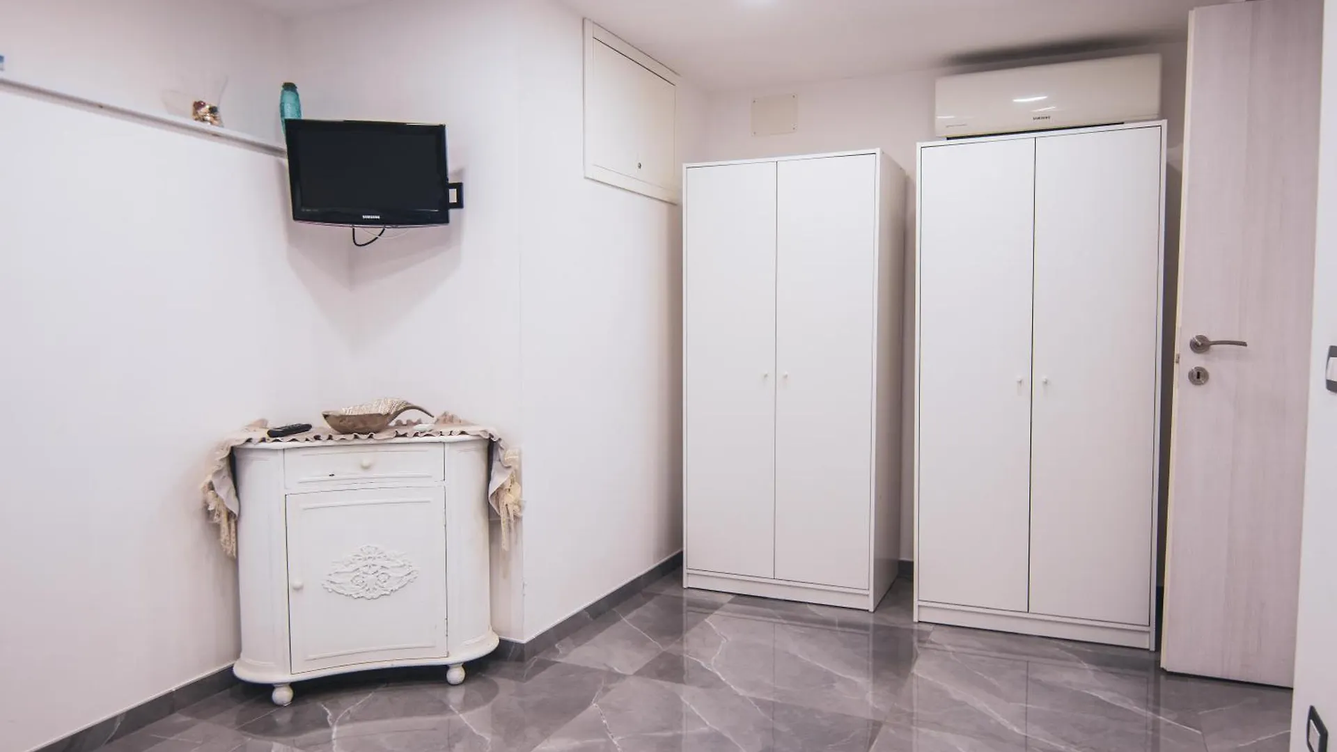 Centro Storico Luxury Suites Naples 0*,